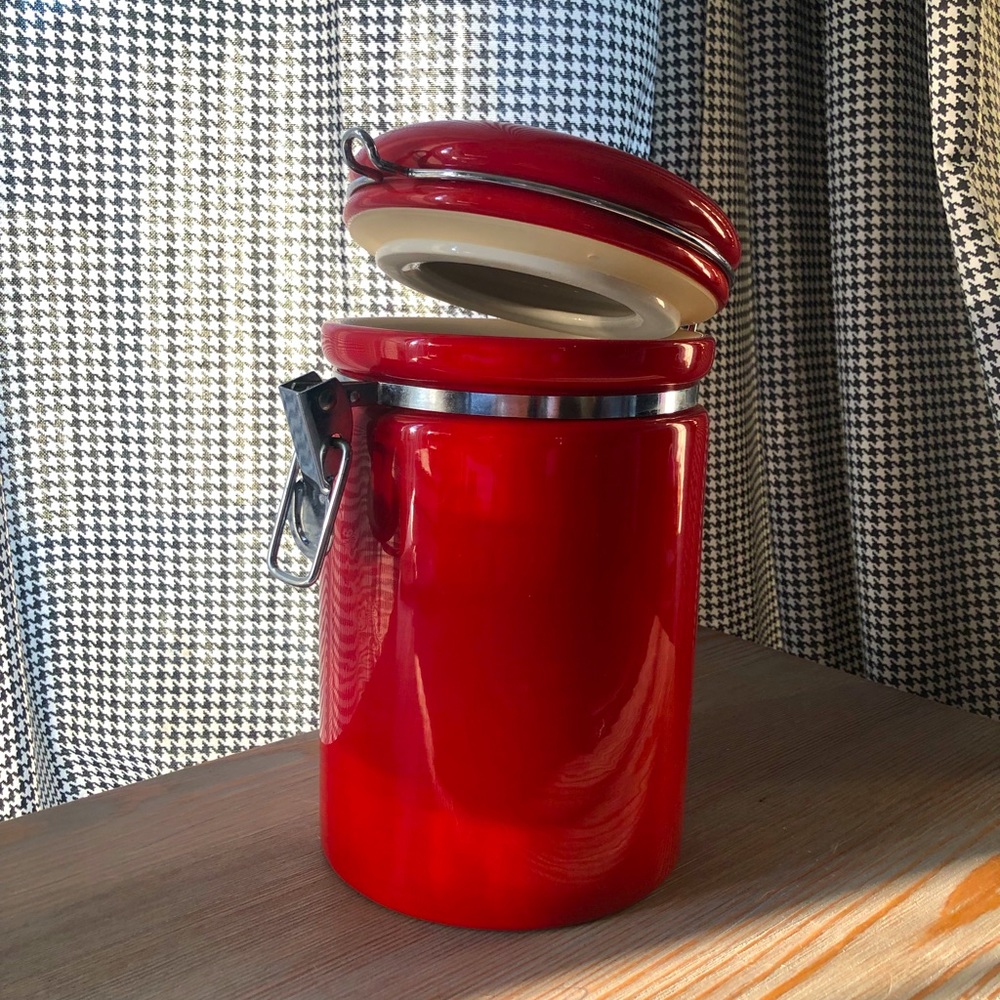 Red canister